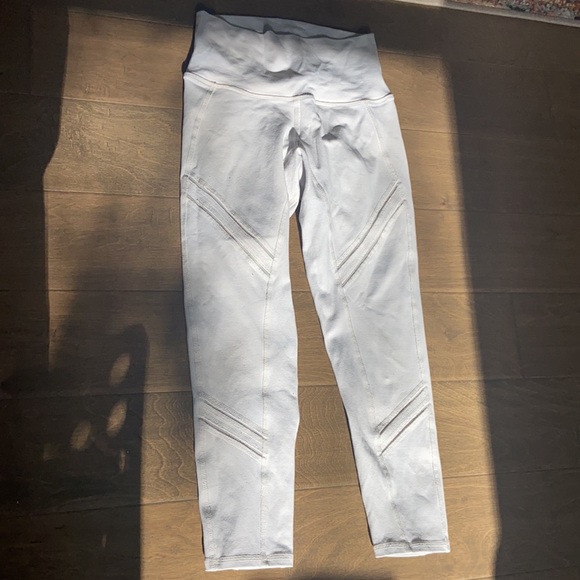 Alo Yoga Mesh 7/8 Leggings - Picture 2 of 8